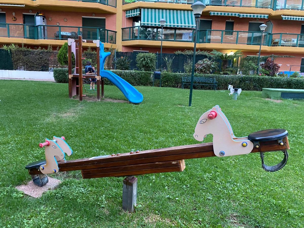 Torremolinos, Playa Del Bajondillo, Primera Linea Bagian luar foto